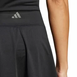 adidas · CLUB