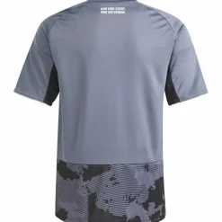 adidas · Eintracht Frankfurt 25/26 Ausweich