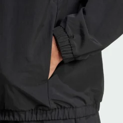 adidas · Essential Windbreaker mit kleinem Logo