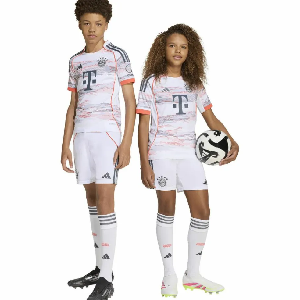 adidas · FC Bayern München 25-26 Auswärts