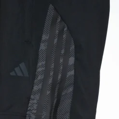 adidas · TECHESS