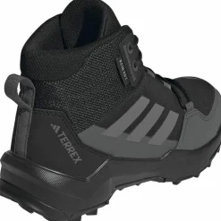 adidas · TERREX AX4R MID