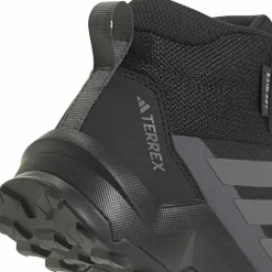 adidas · TERREX AX4R MID