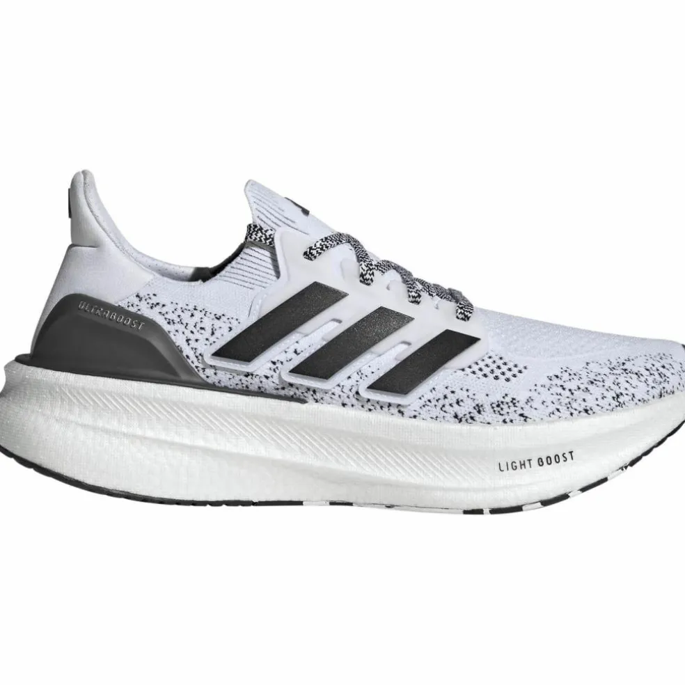 adidas · ULTRABOOST 5