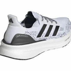 adidas · ULTRABOOST 5