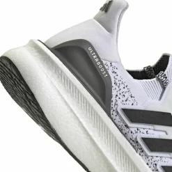 adidas · ULTRABOOST 5