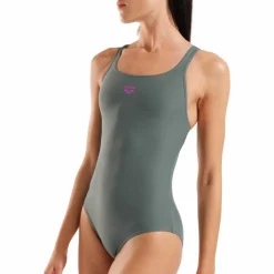 Arena · W DYNAMO ONE PIECE R