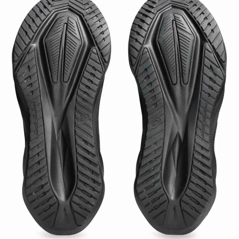 ASICS · NOVABLAST 5