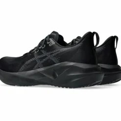 ASICS · NOVABLAST 5