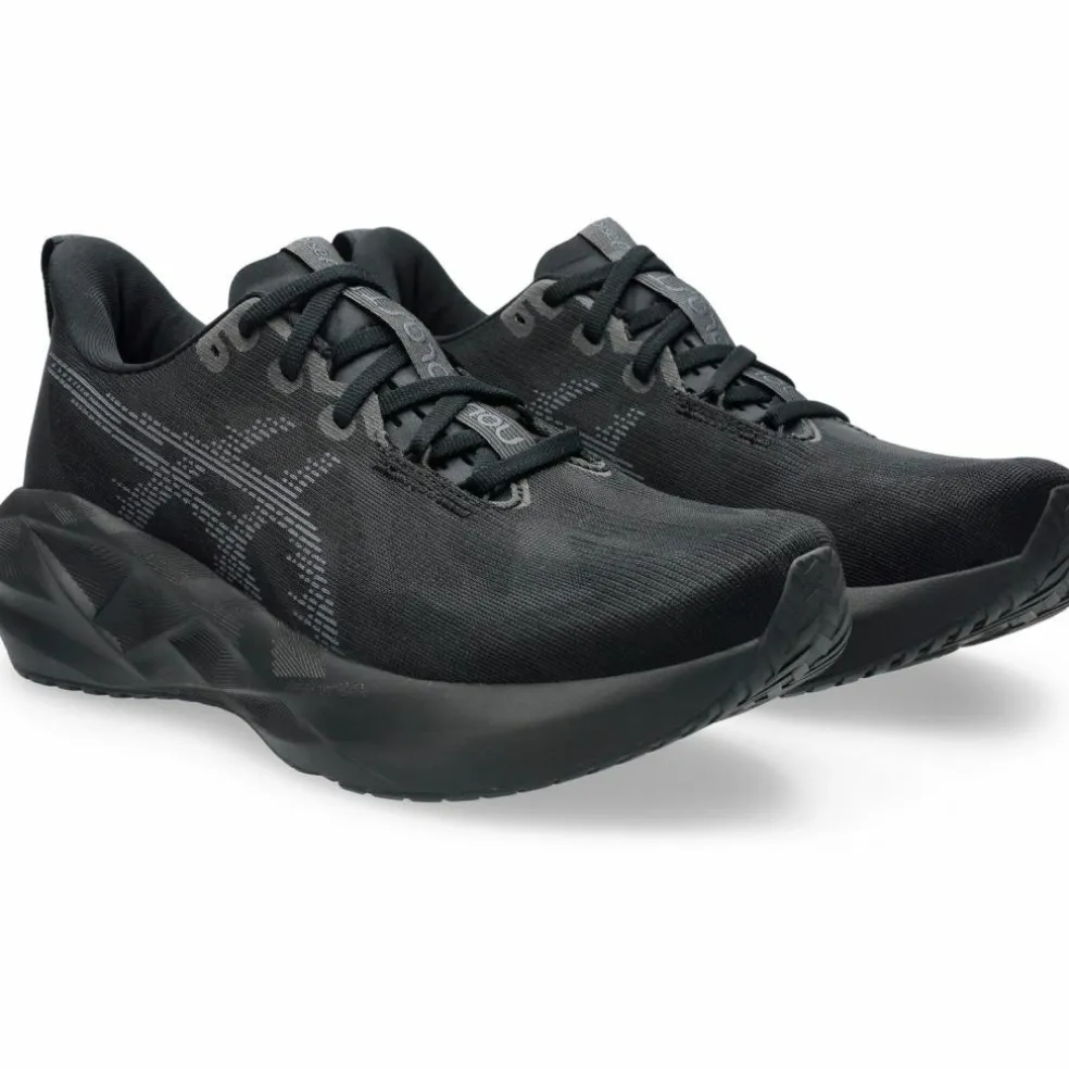 ASICS · NOVABLAST 5