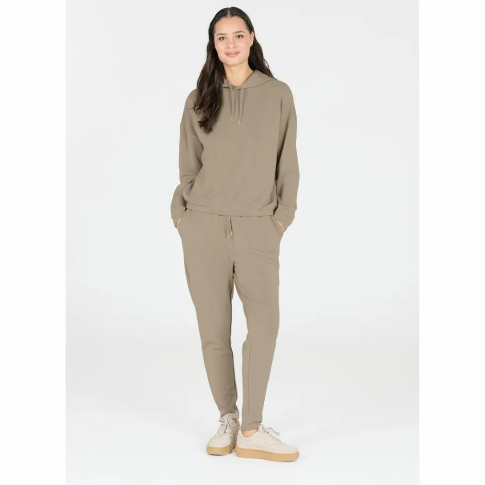 Athlecia · NAMIER W