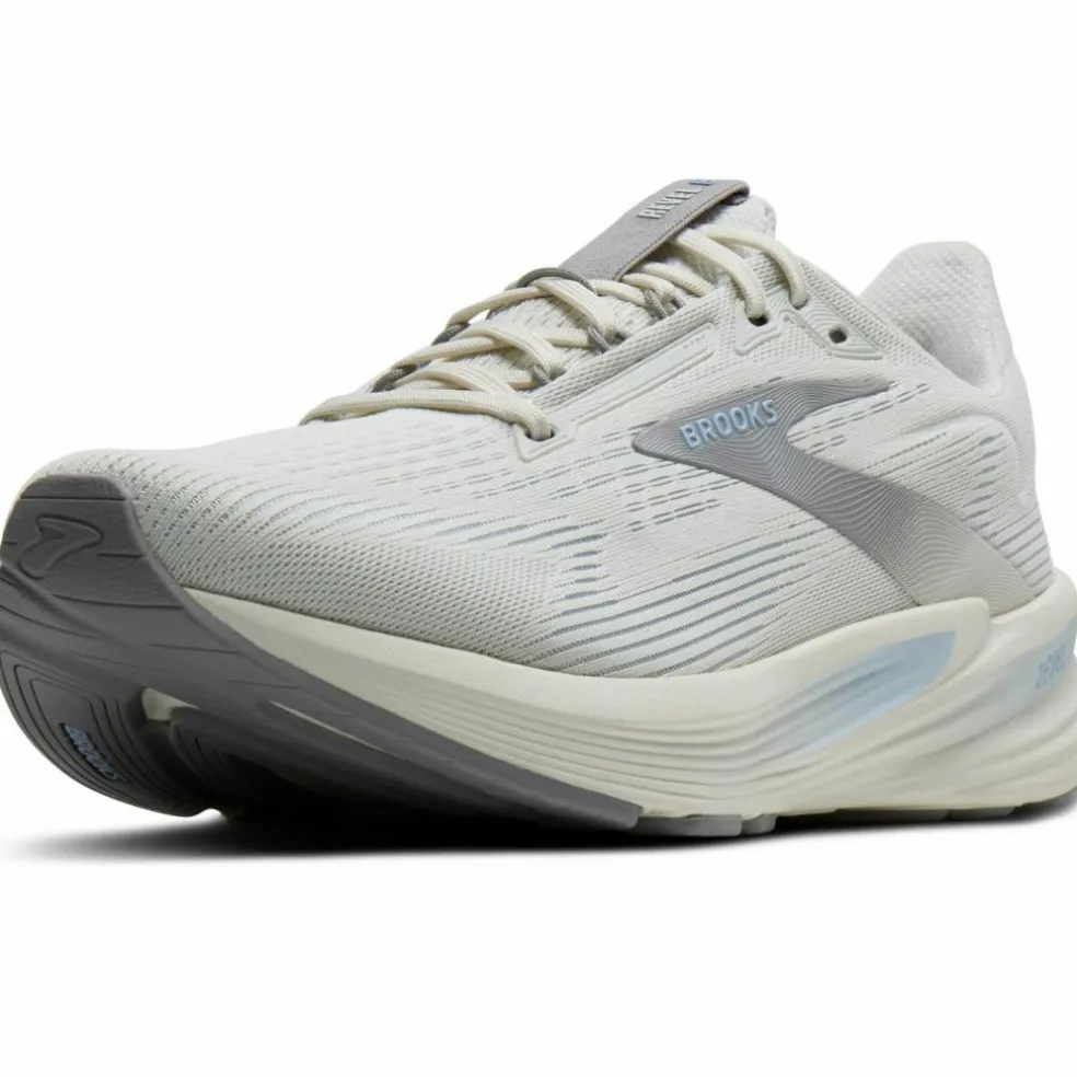 Brooks · Revel 8