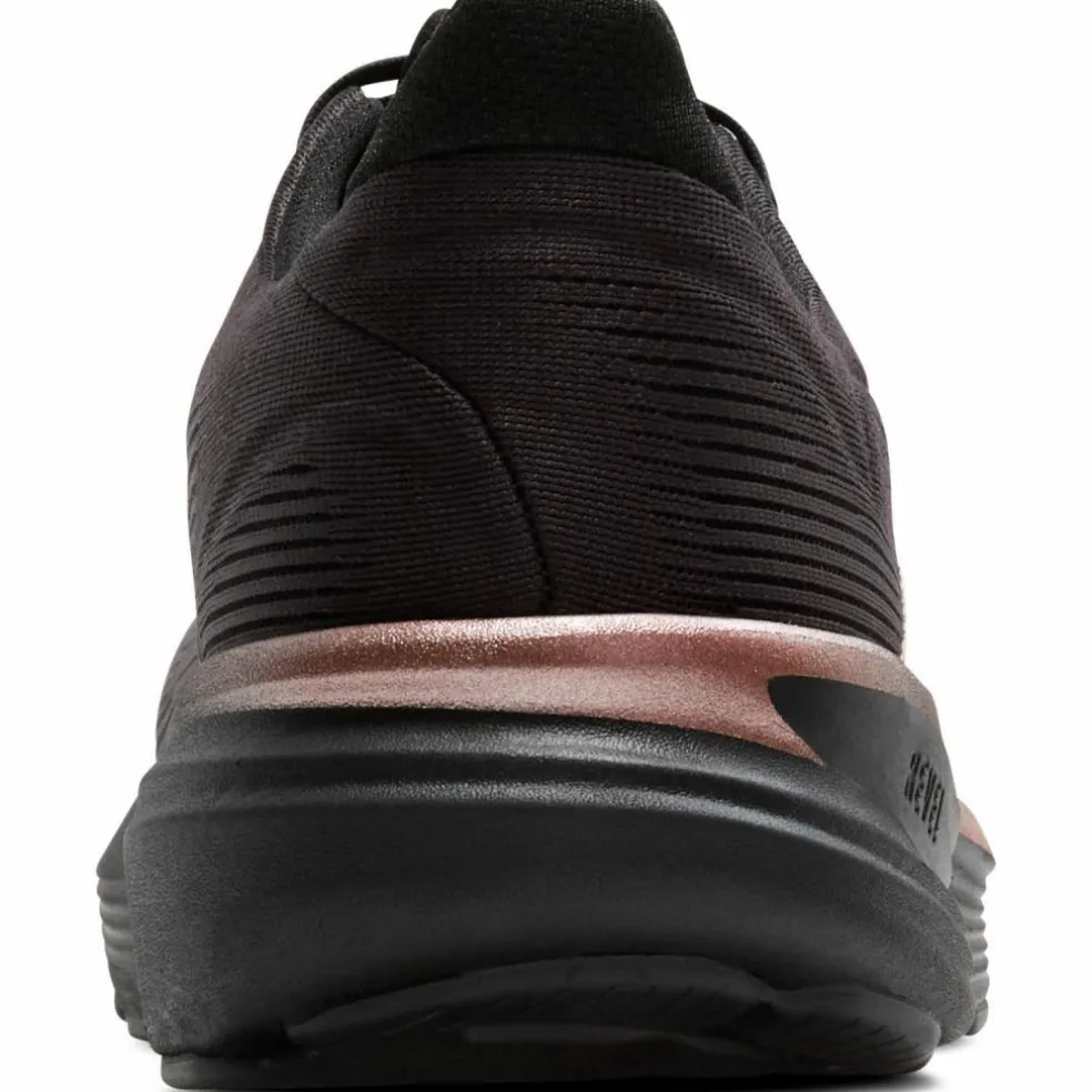 Brooks · Revel 8