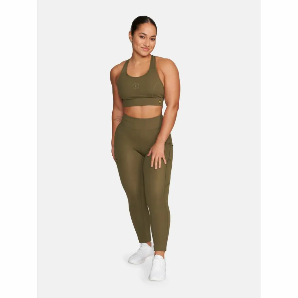 Gold's Gym · BROOKE
