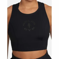 Gold's Gym · LAURA