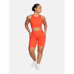 Gold's Gym · LAURA