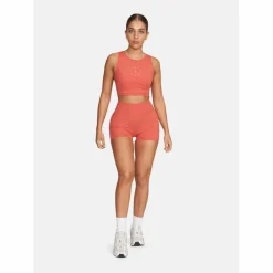 Gold's Gym · LAURA
