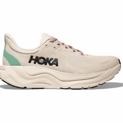 HOKA · Arahi 8