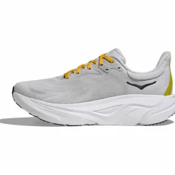 HOKA · Arahi 8