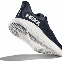 HOKA · Arahi 7