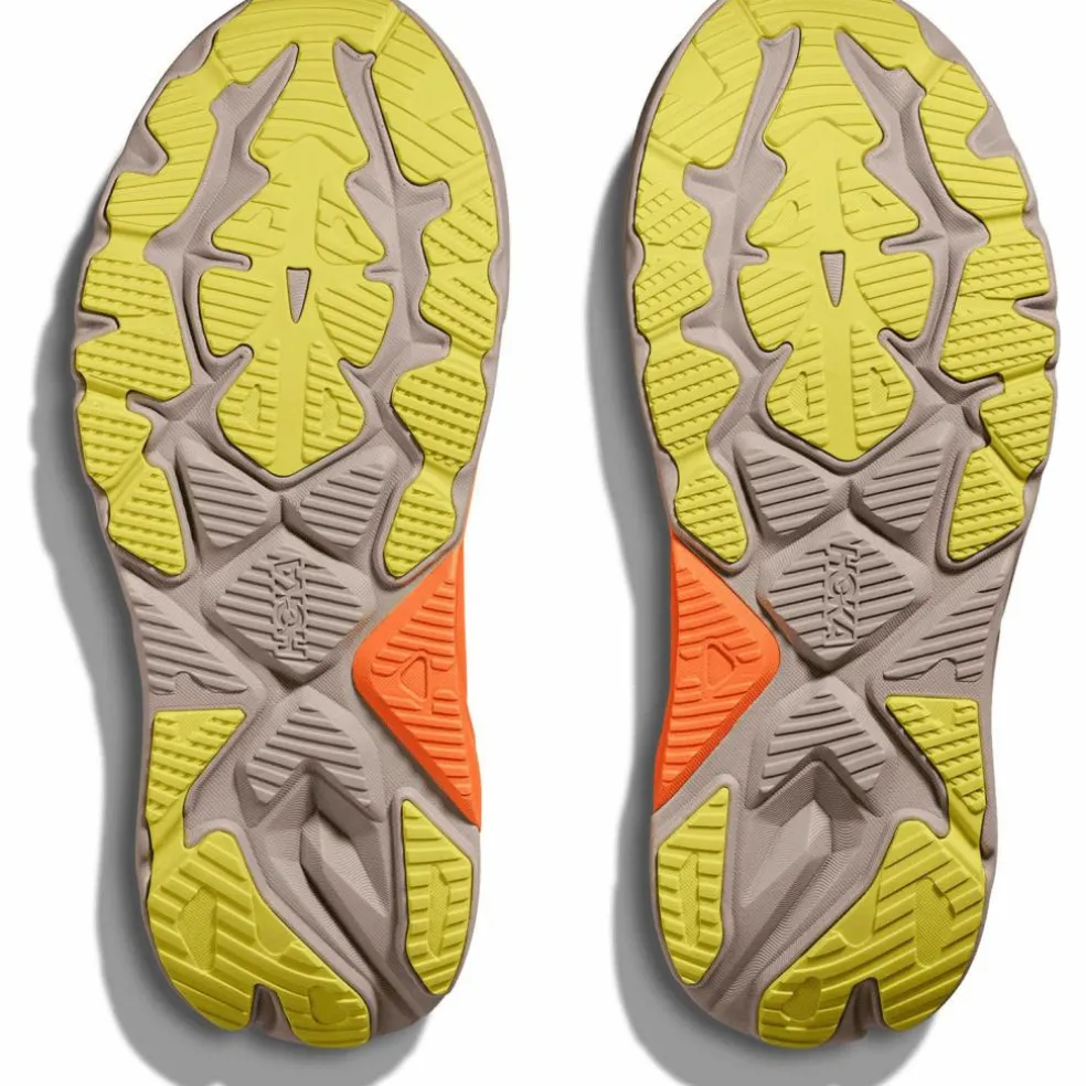 HOKA · Arahi 8