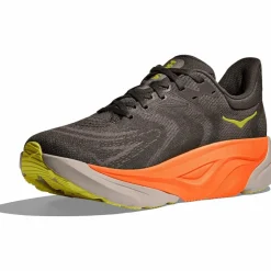 HOKA · Arahi 8