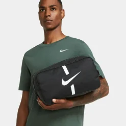 Nike · Academy
