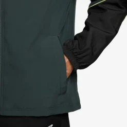Nike · Academy