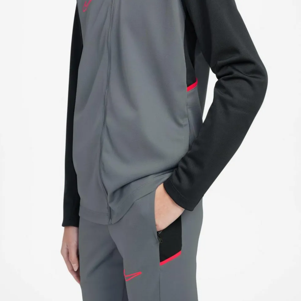 Nike · Academy25