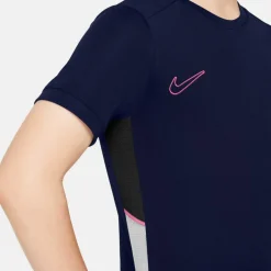 Nike · Academy 25