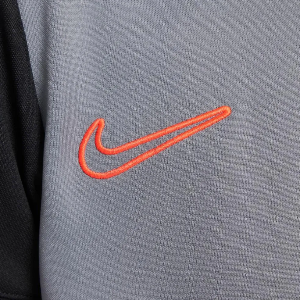 Nike · Academy 25