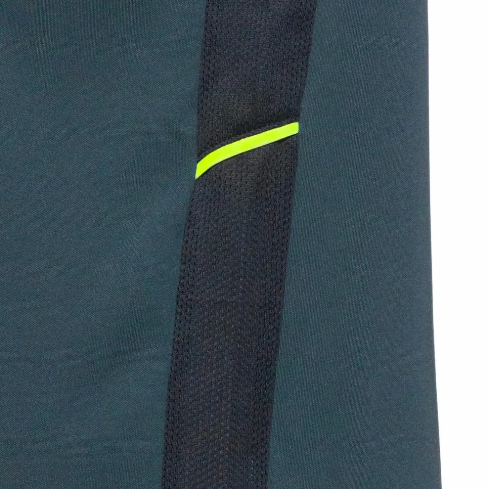 Nike · Academy 25