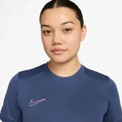Nike · Academy 25