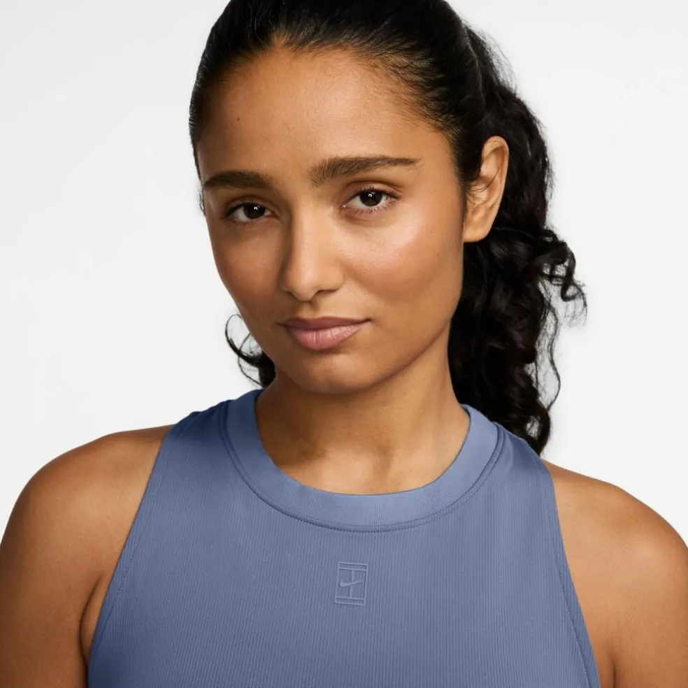Nike · Advantage