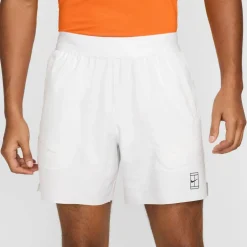 Nike · Advantage