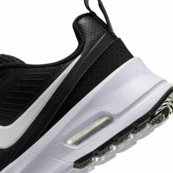 Nike · Air Max Nuaxis