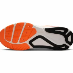 Nike · AIR STRUCTURE 26