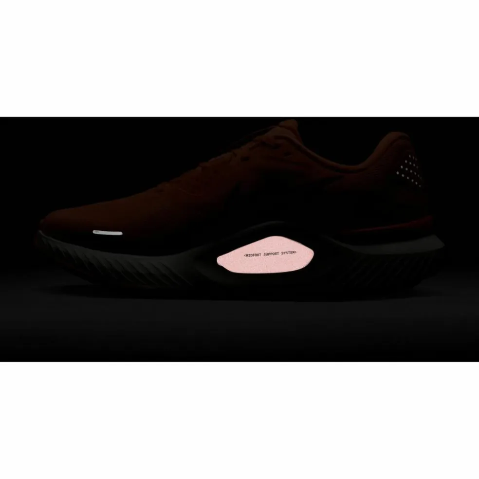 Nike · AIR STRUCTURE 26