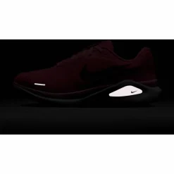 Nike · AIR STRUCTURE 26