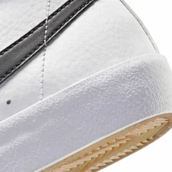 Nike · BLAZER 77