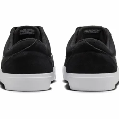 Nike · Charge Suede