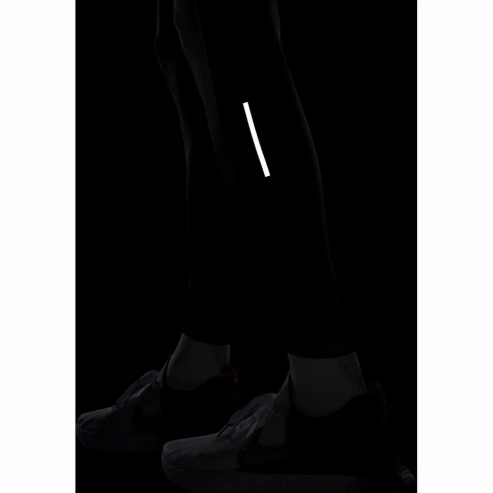Nike · CHLLGR