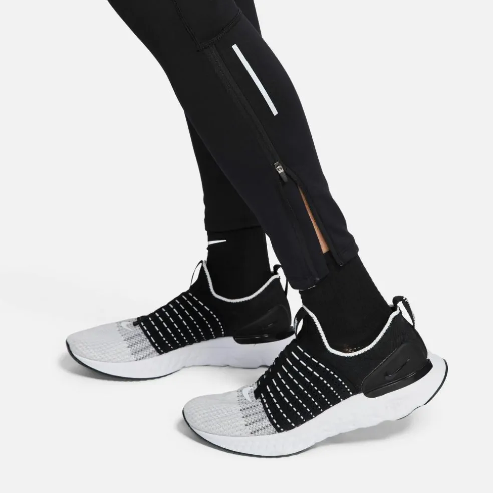 Nike · CHLLGR