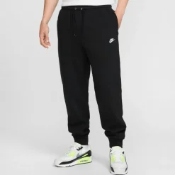 Nike · CLUB