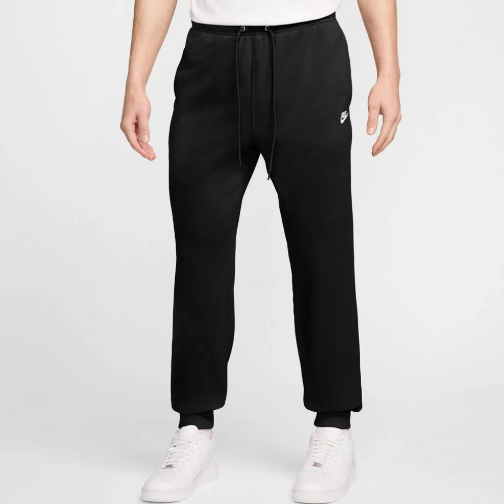 Nike · CLUB