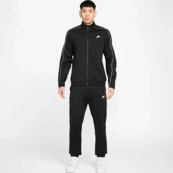 Nike · CLUB