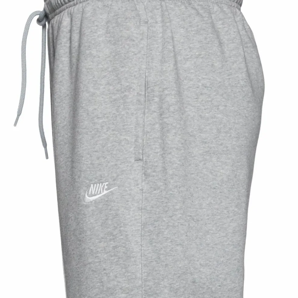 Nike · CLUB