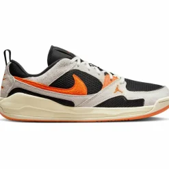 Nike · CMFT ERA