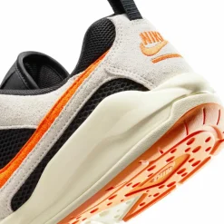 Nike · CMFT ERA