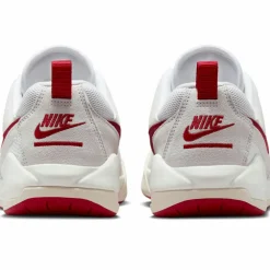 Nike · CMFT ERA